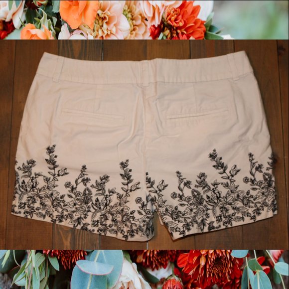 LOFT White with Black Flowers Shorts – Size 6 - Picture 3 of 3